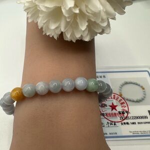 Authentic jade bracelet, comes with certificate